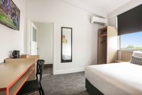 Camp Hill Hotel - Northern Rivers Accommodation 2