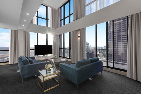 Meriton Suites Pitt Street - Northern Rivers Accommodation 1