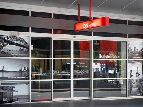 Hotel Ibis World Square - Northern Rivers Accommodation 1