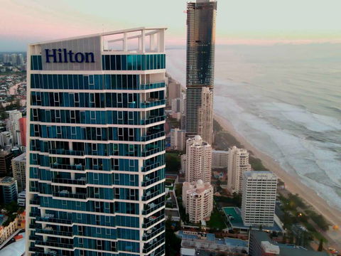 Hilton Surfers Paradise Hotel - Northern Rivers Accommodation 1