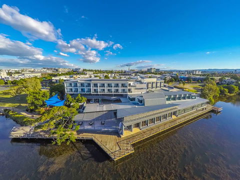 Best Western Plus North Lakes Hotel - Northern Rivers Accommodation 0
