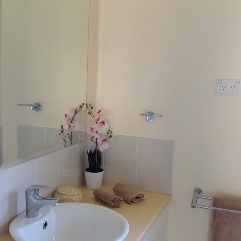 The Cook Cottage - Northern Rivers Accommodation 4