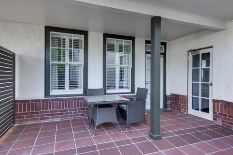 Hotel Kurrajong Canberra - Northern Rivers Accommodation 8