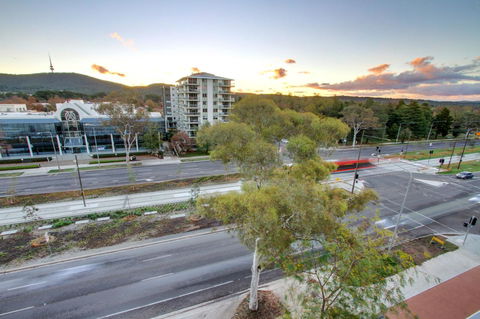 IQ Smart Apartments 704 Braddon ACT - Northern Rivers Accommodation 6