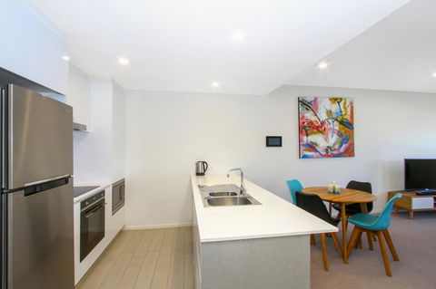 IQ Smart Apartments 704 Braddon ACT - Northern Rivers Accommodation 4
