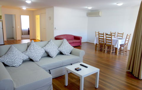Kingston Comfy Apartment - Northern Rivers Accommodation 3