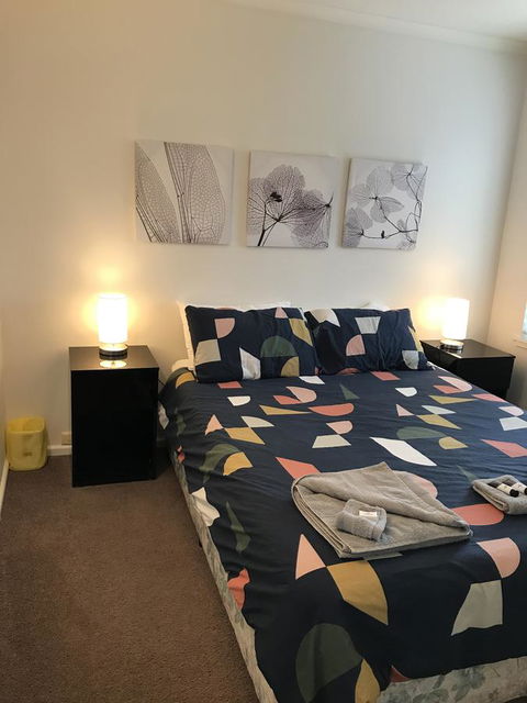 Central Tranquility Heart Of Orange - Northern Rivers Accommodation 16
