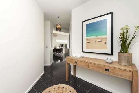 Mollymook Beachfront Penthouse 9 - Northern Rivers Accommodation 7