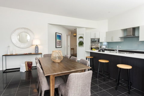 Mollymook Beachfront Penthouse 9 - Northern Rivers Accommodation 5