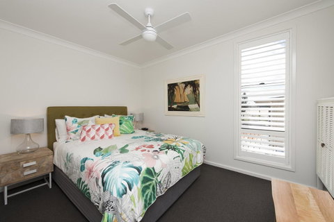 Mollymook Beachfront Penthouse 9 - Northern Rivers Accommodation 2