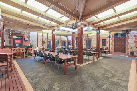 Wellington Courthouse - Northern Rivers Accommodation 26