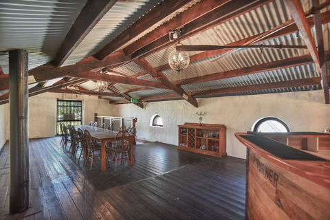 Wellington Courthouse - Northern Rivers Accommodation 27