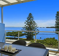 Lakeside Waterfront Apartment 18 The Entrance - Northern Rivers Accommodation