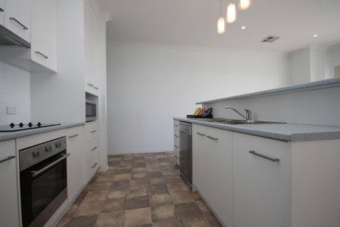 Wallaroo Marina Apartments - Northern Rivers Accommodation 24