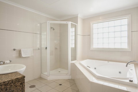 Marina Hotel - Northern Rivers Accommodation 2
