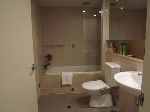 Beachside Luxury Apartments One & Two Bedroom In Beachfront Oaks Pier Building - Northern Rivers Accommodation 1