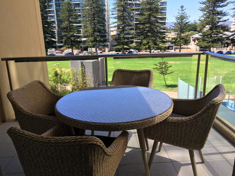 Beachside Luxury Apartments One & Two Bedroom In Beachfront Oaks Pier Building - Northern Rivers Accommodation 25