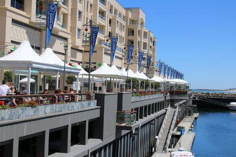 Beachside Luxury Apartments One & Two Bedroom In Beachfront Oaks Pier Building - Northern Rivers Accommodation 13