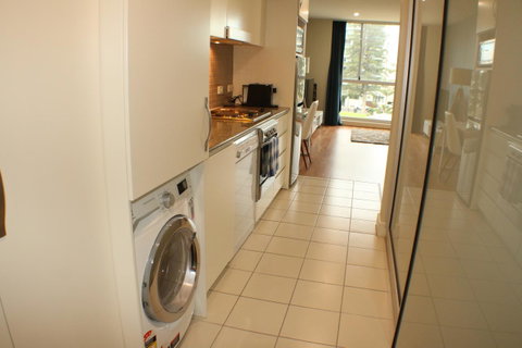 Beachside Luxury Apartments One & Two Bedroom In Beachfront Oaks Pier Building - Northern Rivers Accommodation 6