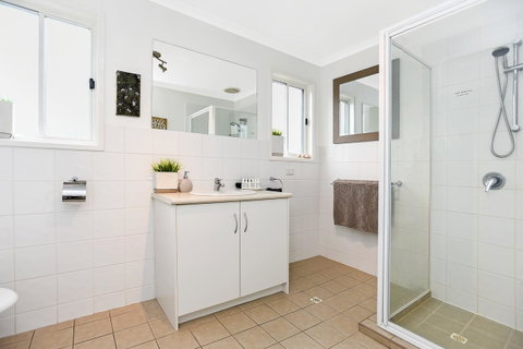 Ainslie Roberts Drive Retreat - Northern Rivers Accommodation 5