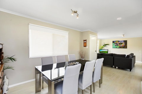 Ainslie Roberts Drive Retreat - Northern Rivers Accommodation 1