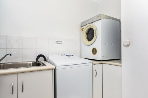 Ainslie Roberts Drive Retreat - Northern Rivers Accommodation 10