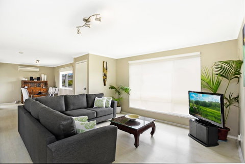 Ainslie Roberts Drive Retreat - Northern Rivers Accommodation 0