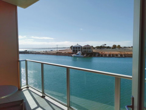 Wallaroo Marina Executive Apartments - Northern Rivers Accommodation 0