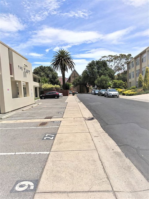 Hi 5 Glenelg Studio Apartment - Northern Rivers Accommodation 16