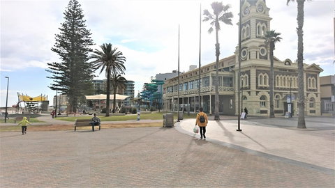 Hi 5 Glenelg Studio Apartment - Northern Rivers Accommodation 26