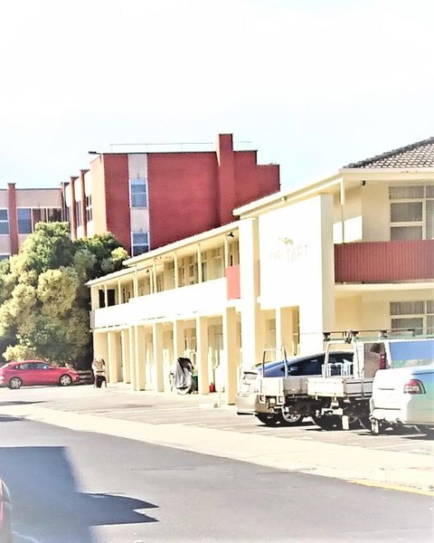 Hi 5 Glenelg Studio Apartment - Northern Rivers Accommodation 17