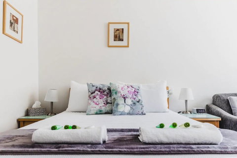 Hi 5 Glenelg Studio Apartment - Northern Rivers Accommodation 1