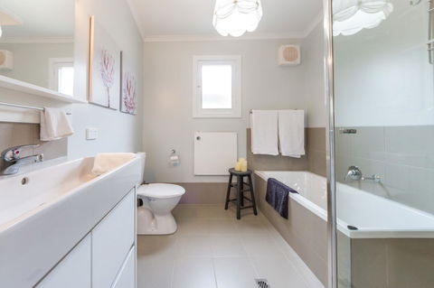 McLaren Vale Getaway - Northern Rivers Accommodation 7