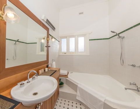 The Tudor House - Northern Rivers Accommodation 15