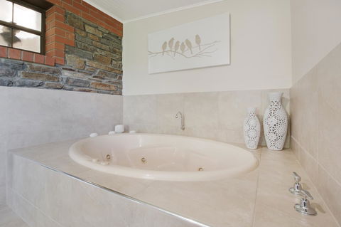 Stonewell Cottages And Vineyards - Northern Rivers Accommodation 23