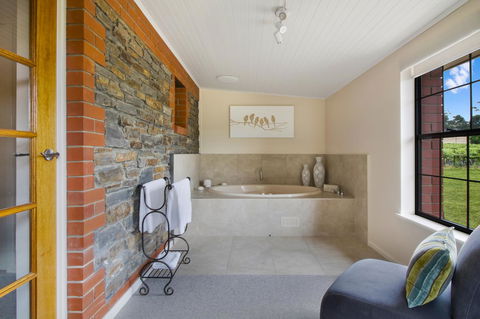 Stonewell Cottages And Vineyards - Northern Rivers Accommodation 14