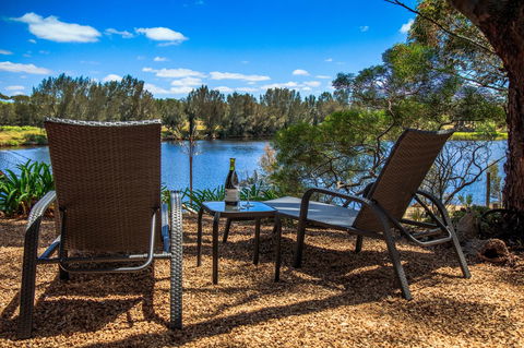 Stonewell Cottages And Vineyards - Northern Rivers Accommodation 5