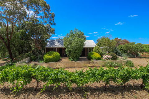 Stonewell Cottages And Vineyards - Northern Rivers Accommodation 15
