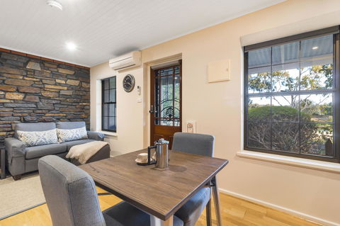 Stonewell Cottages And Vineyards - Northern Rivers Accommodation 34