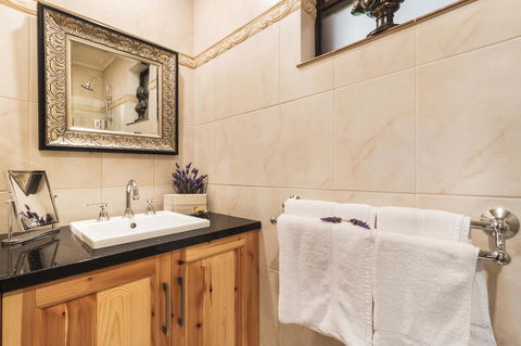 Stonewell Cottages And Vineyards - Northern Rivers Accommodation 30