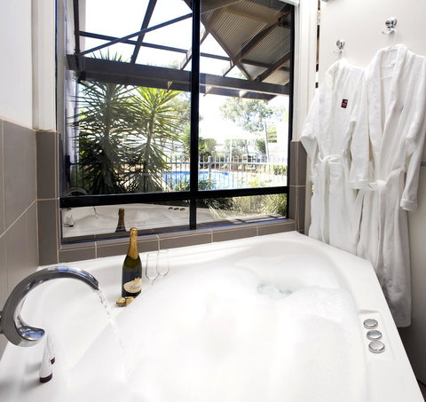 Majestic Oasis Apartments - Northern Rivers Accommodation 9