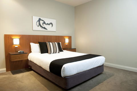 Mantra Hindmarsh Square - Northern Rivers Accommodation 24