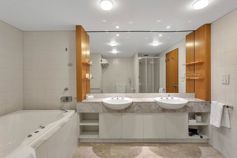 Stamford Plaza Adelaide - Northern Rivers Accommodation 20