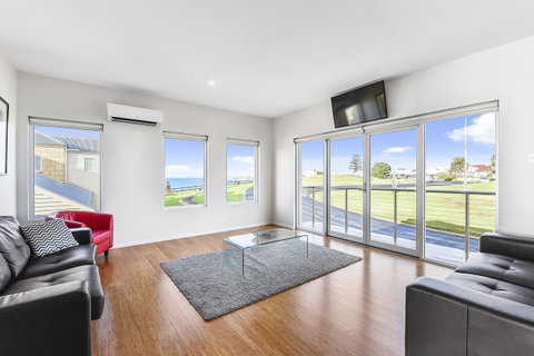 Aloha Waterfront Properties - Northern Rivers Accommodation 30
