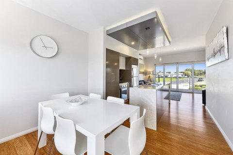 Aloha Waterfront Properties - Northern Rivers Accommodation 27
