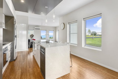Aloha Waterfront Properties - Northern Rivers Accommodation 6