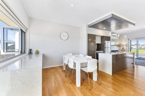 Aloha Waterfront Properties - Northern Rivers Accommodation 28