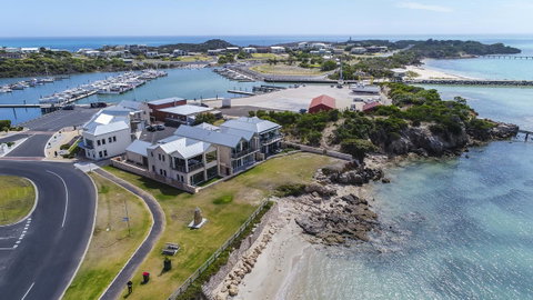 Aloha Waterfront Properties - Northern Rivers Accommodation 0
