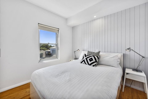 Aloha Waterfront Properties - Northern Rivers Accommodation 19