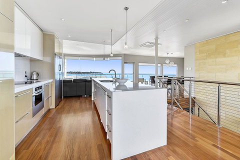 Aloha Waterfront Properties - Northern Rivers Accommodation 5